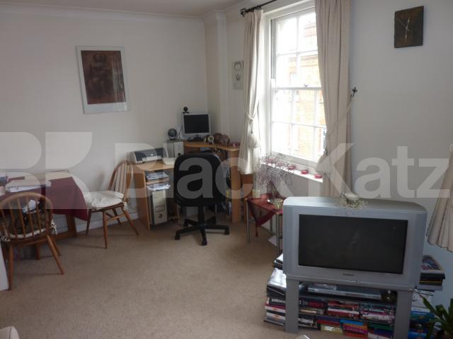 			NEW INSTRUCTION!!, 1 Bedroom, 1 bath, 1 reception Flat			 Candover Street, FITZROVIA